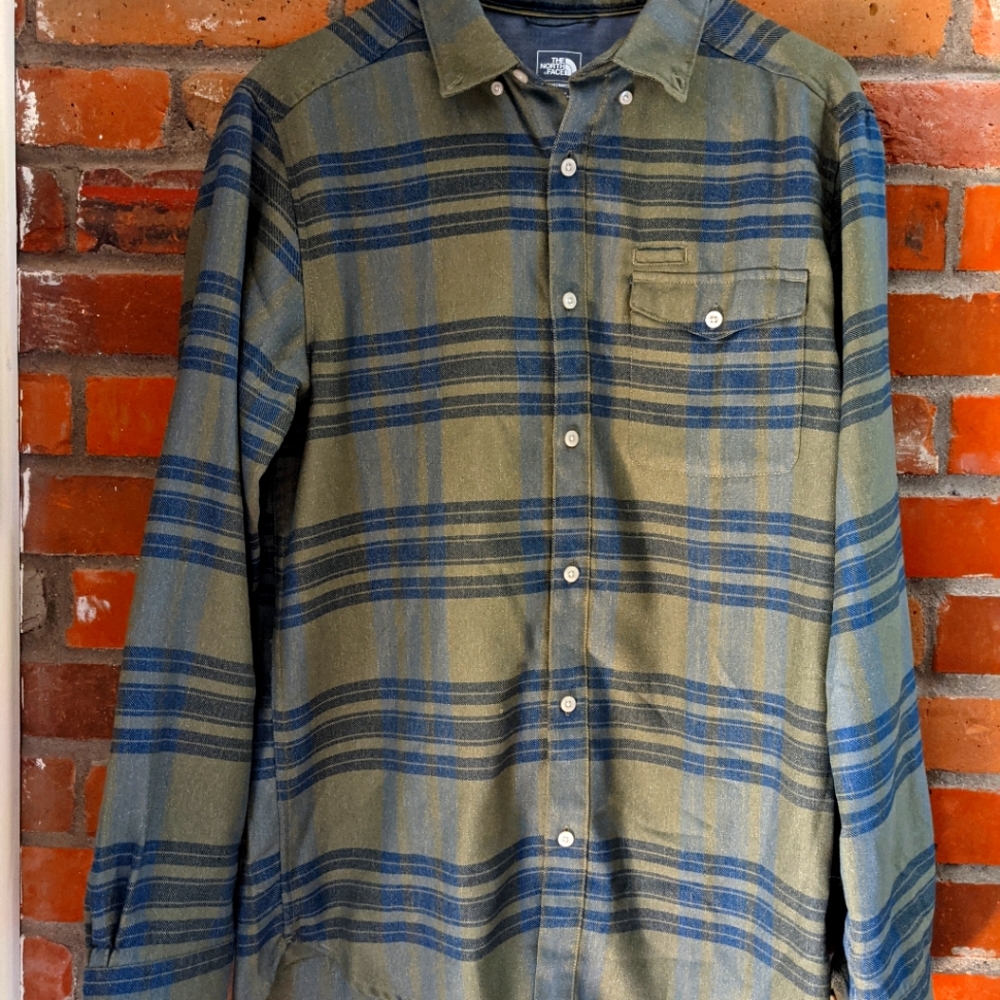 The north face shirt, medium, green